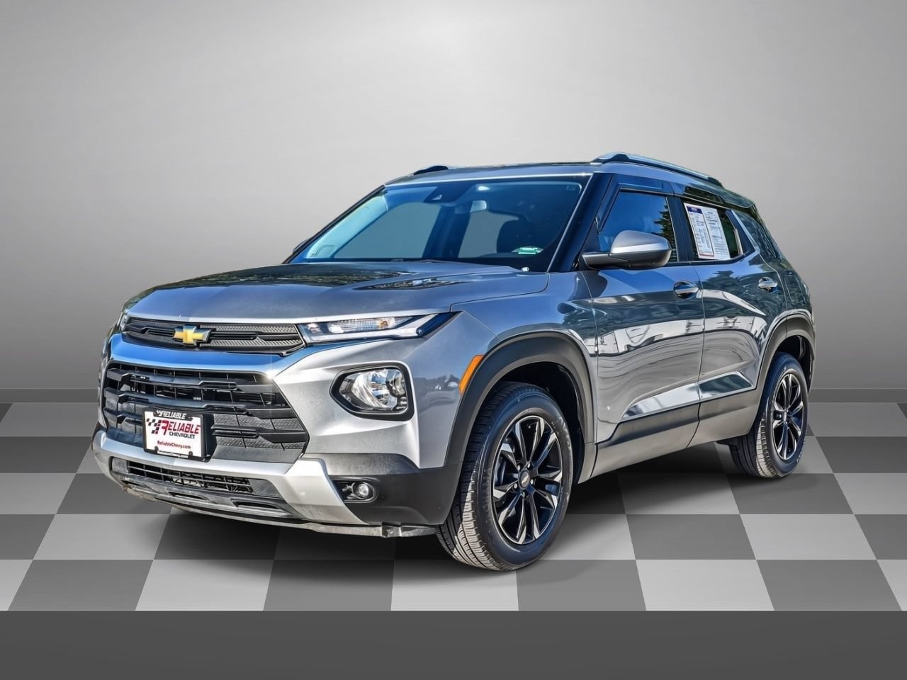 Used 2023 Chevrolet TrailBlazer LT FWD image 3