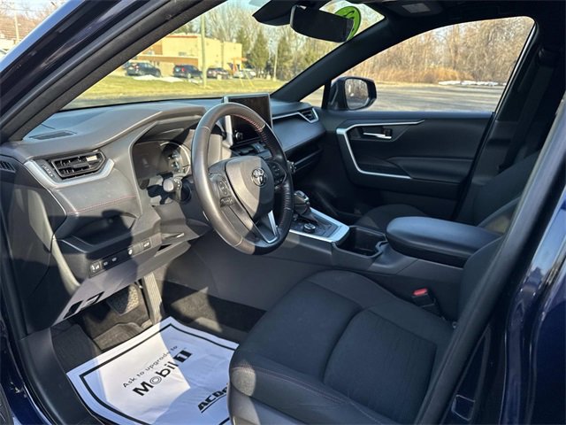 Used 2023 Toyota RAV4 SE image 12