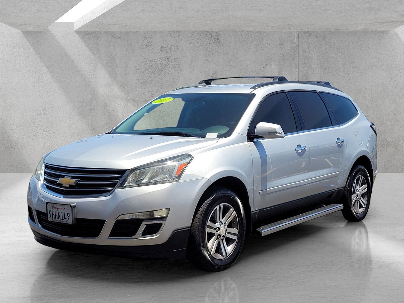 Used 2017 Chevrolet Traverse LT w/ LPO, 'HIT The Road' Package FWD image 8
