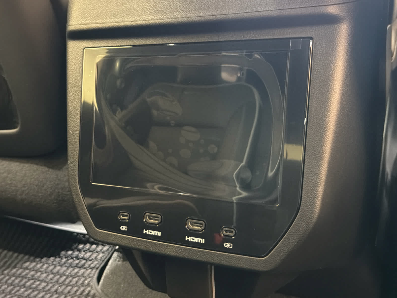 New 2026 GMC Yukon Denali Ultimate AWD/4WD image 37
