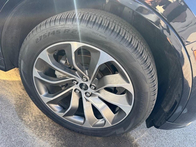 Certified 2025 Lincoln Aviator AWD w/ Jet Appearance Package image 4