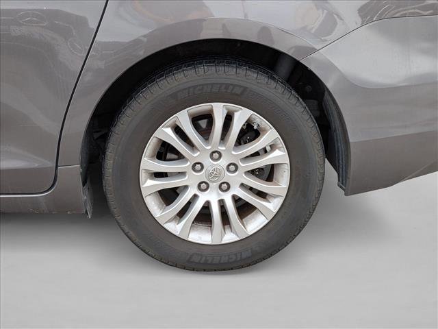 Used 2012 Toyota Sienna XLE image 12