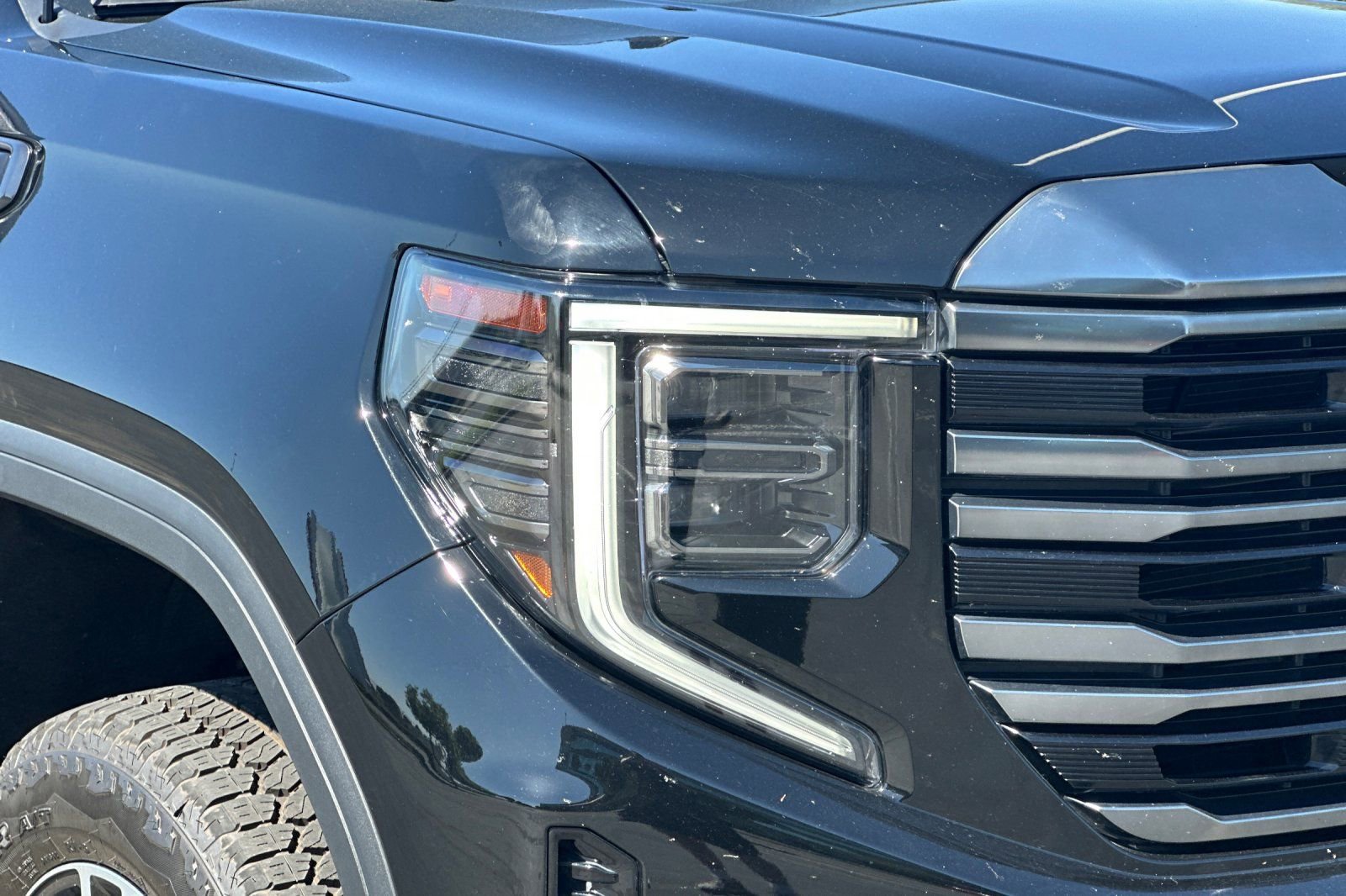 Used 2024 GMC Sierra 1500 AT4 w/ Technology Package AWD/4WD image 45