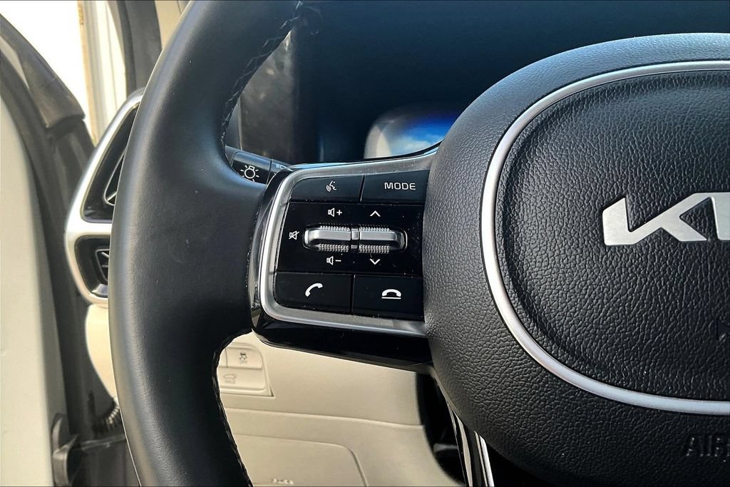 Certified 2023 Kia Sorento SX AWD/4WD image 11
