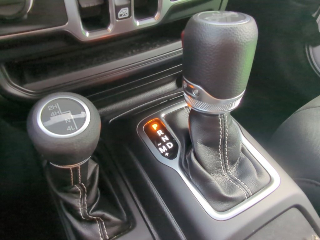 Used 2019 Jeep Wrangler Unlimited Sahara image 15