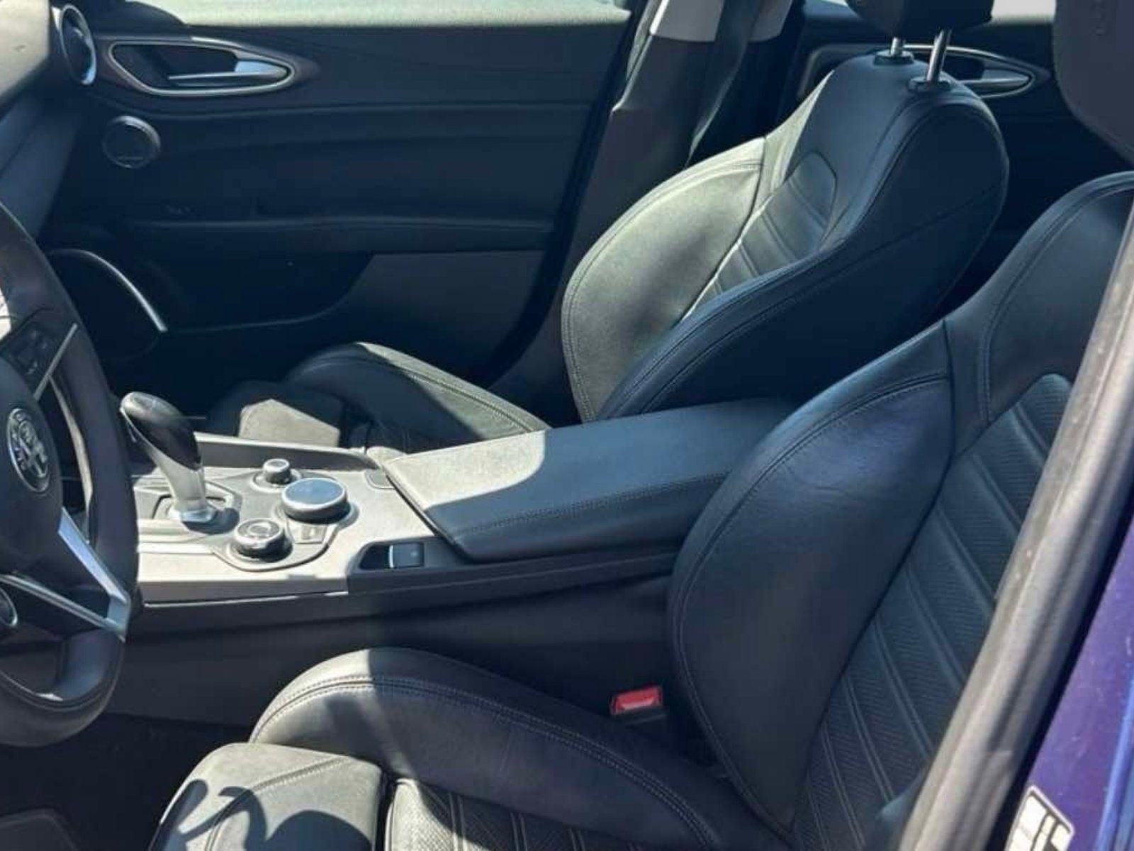 Used 2018 Alfa Romeo Giulia Ti Sport w/ Quick Order Package 22S Sport AWD/4WD image 2