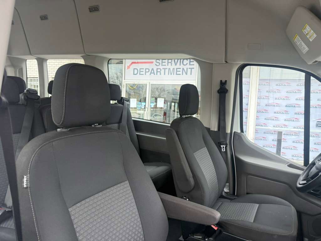 Used 2022 Ford Transit 350 XLT image 40