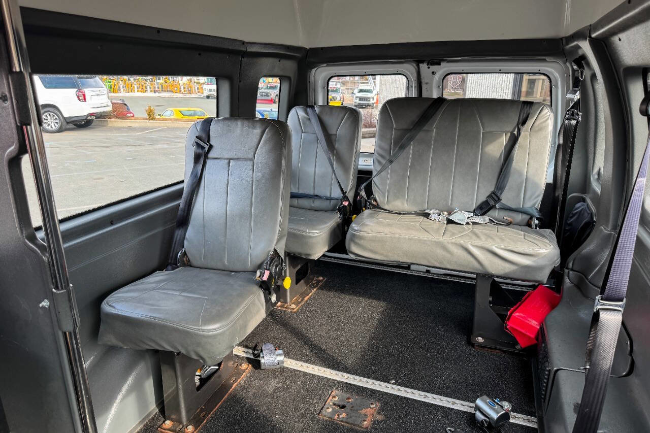 Used 2011 Ford E-350 and Econoline 350 Extended Super Duty w/ PWR Group image 19