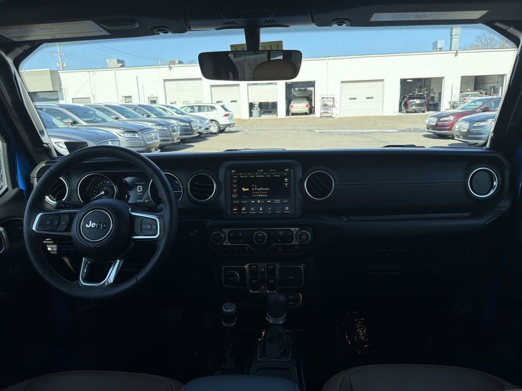 Used 2023 Jeep Wrangler Unlimited Sahara w/ Cold Weather Group AWD/4WD image 19