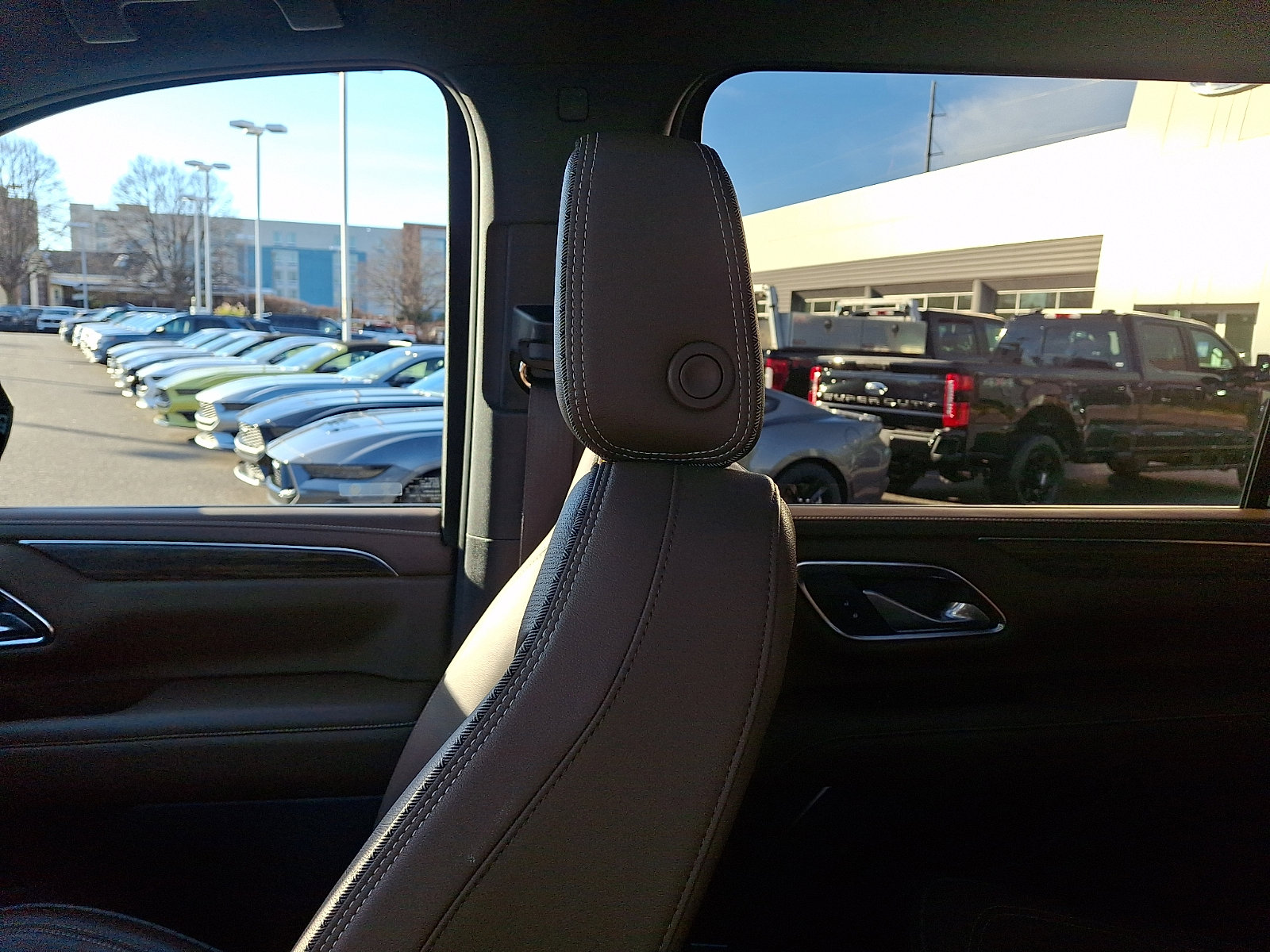 Used 2021 Chevrolet Suburban High Country image 17