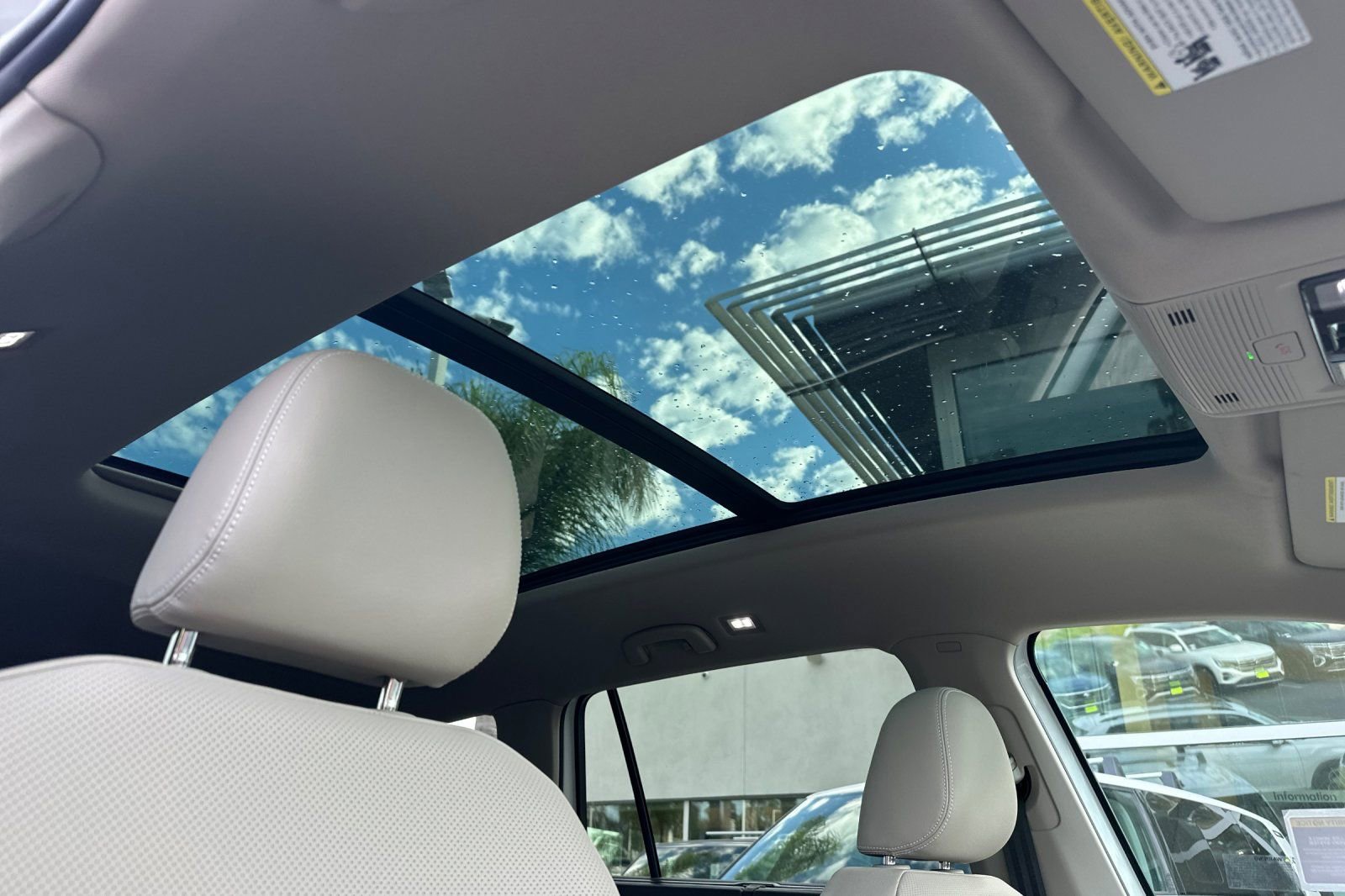 New 2026 Volkswagen Atlas SE image 17