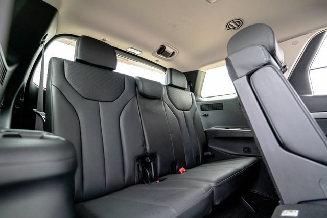 Certified 2025 Hyundai Palisade SEL FWD image 39