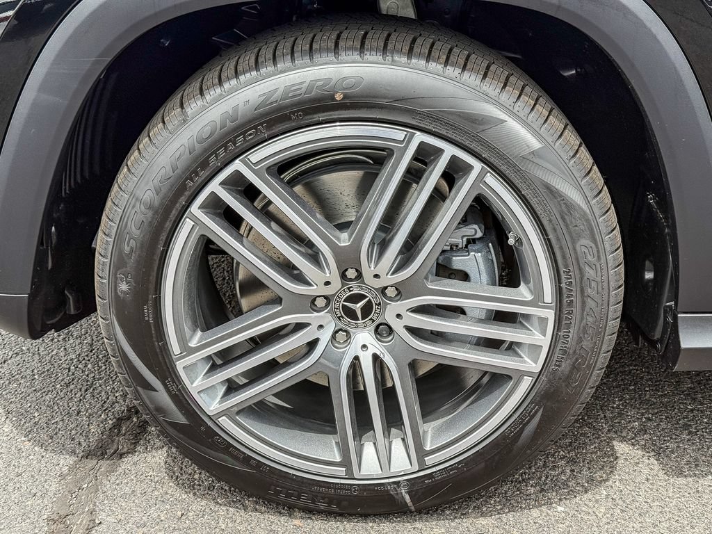 New 2026 Mercedes-Benz GLS 450 4MATIC image 11