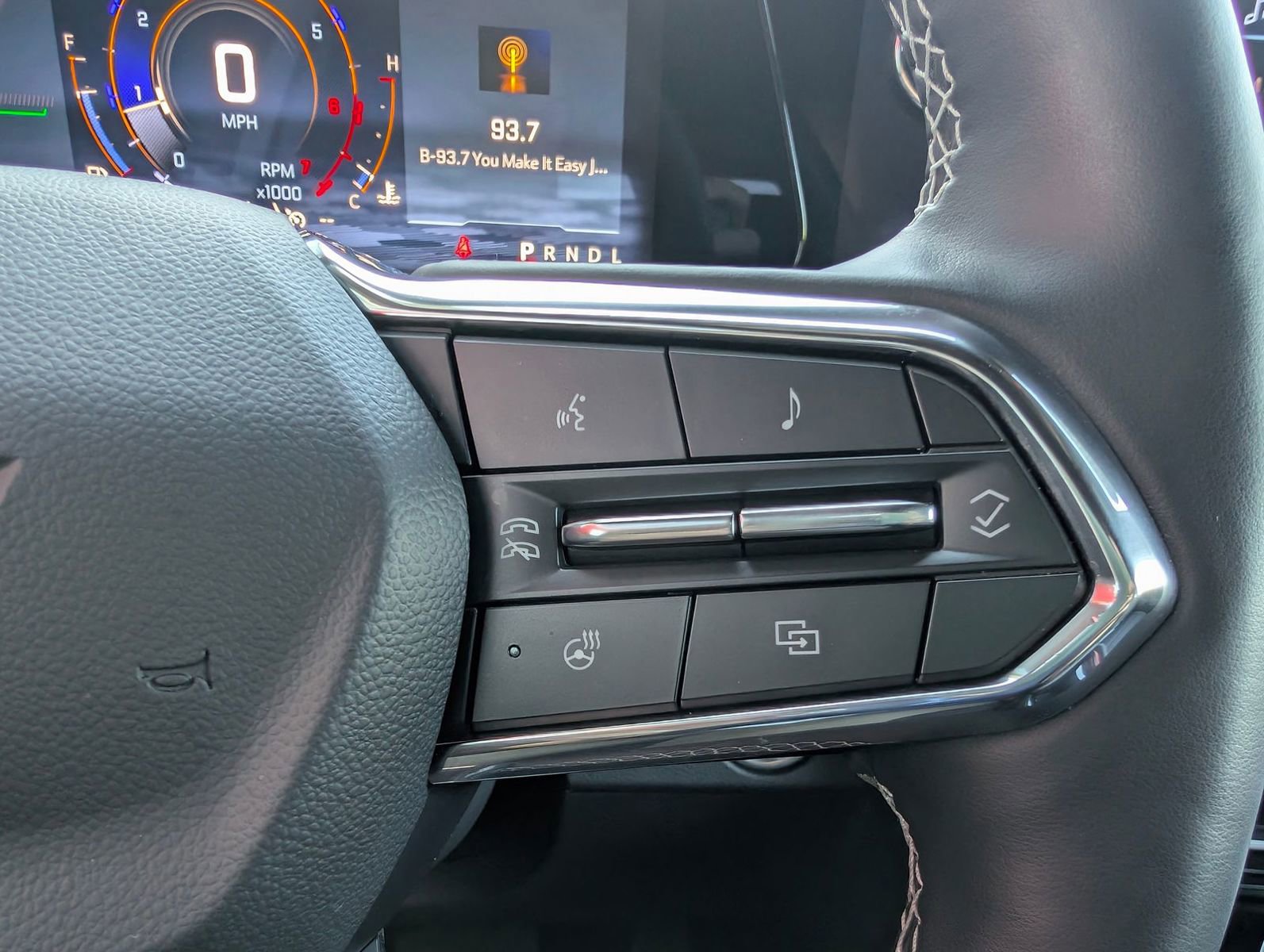 Certified 2025 Chevrolet Traverse LT image 16