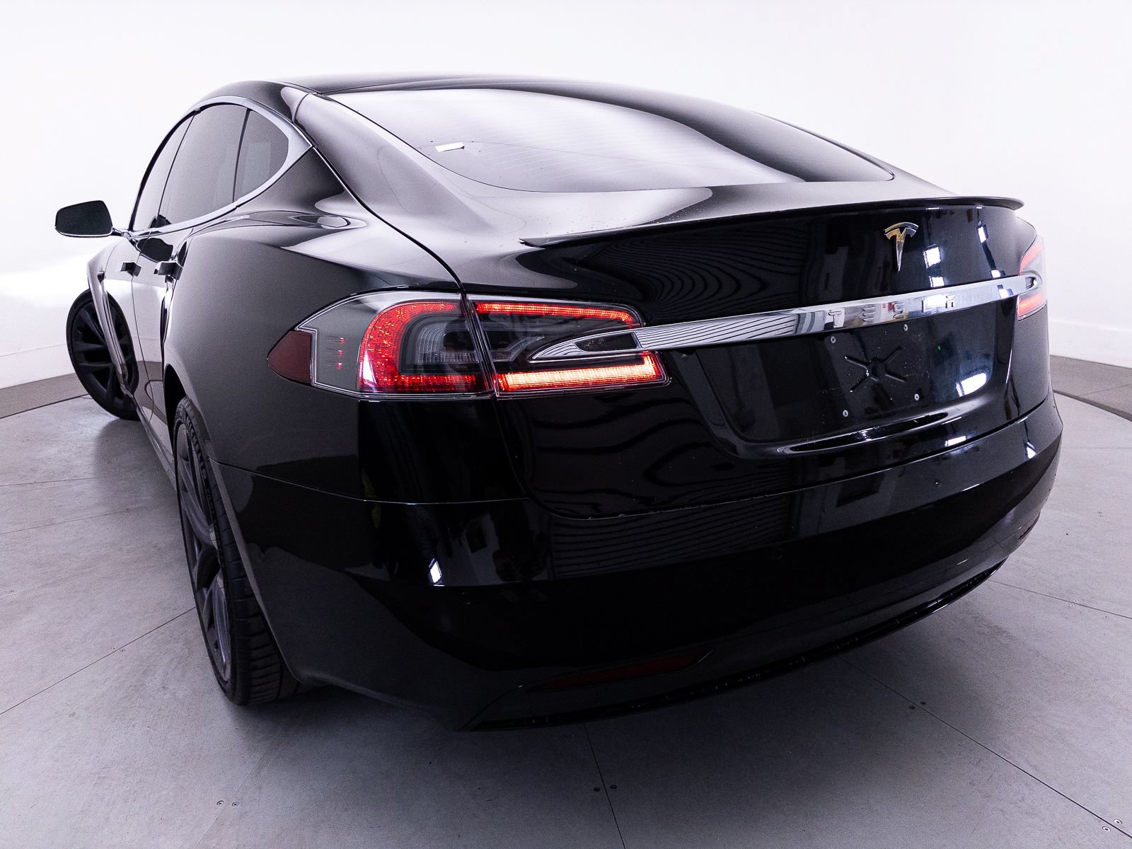Used 2021 Tesla Model S Performance AWD/4WD image 4