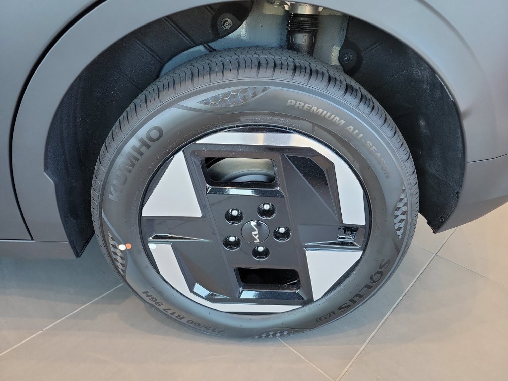New 2027 Kia EV3 Wind FWD image 10