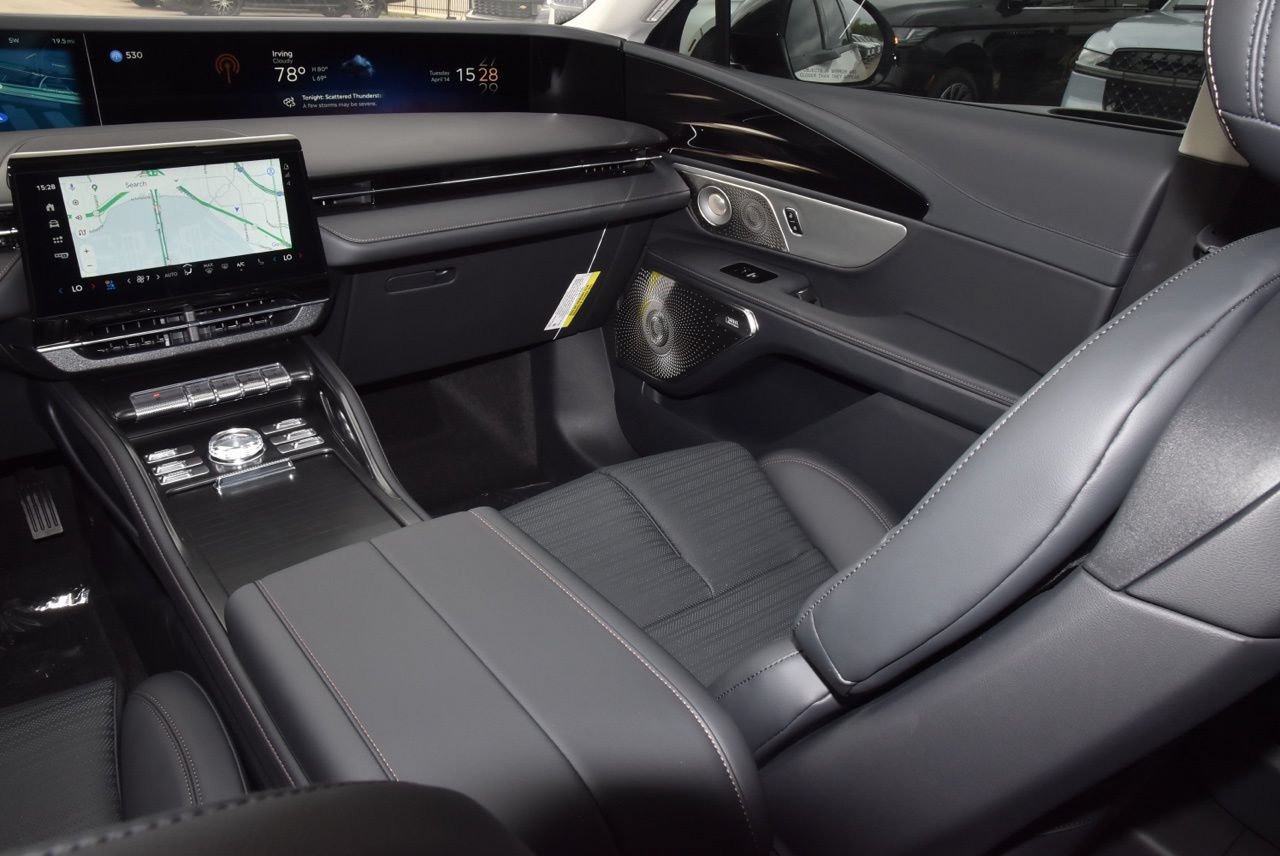 New 2026 Lincoln Nautilus Reserve AWD/4WD image 24