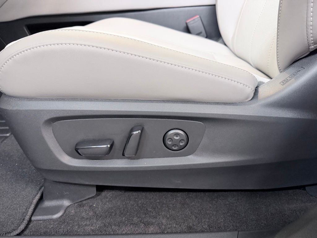 Certified 2027 INFINITI QX60 Luxe w/ Cargo Package FWD image 13