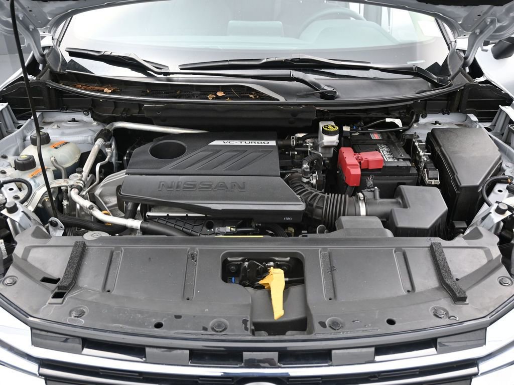 Used 2024 Nissan Rogue SV image 12