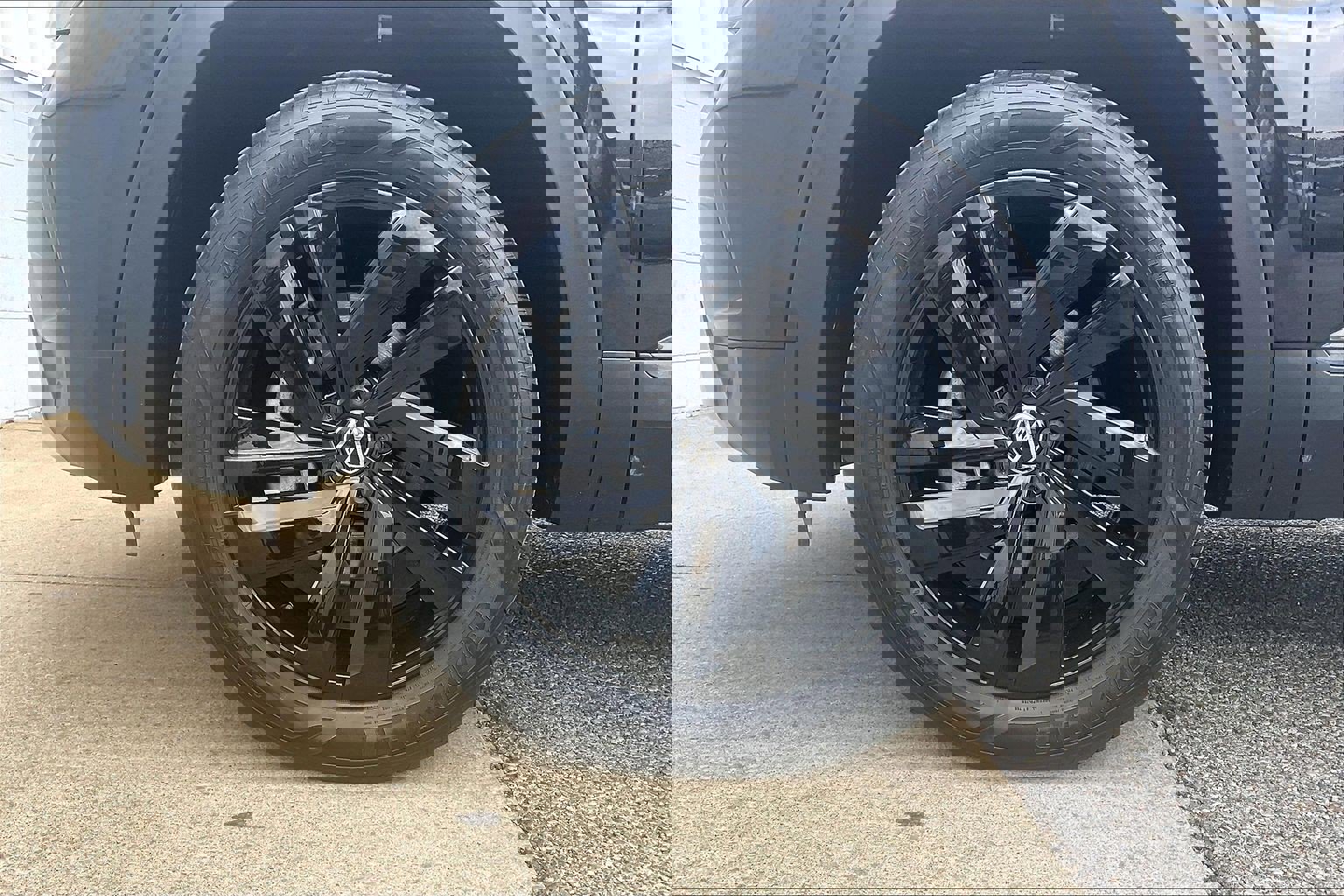 Used 2022 Volkswagen Atlas Cross Sport SE image 11