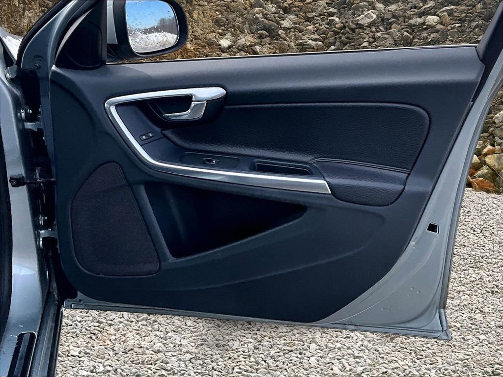 Used 2011 Volvo S60 T6 image 21