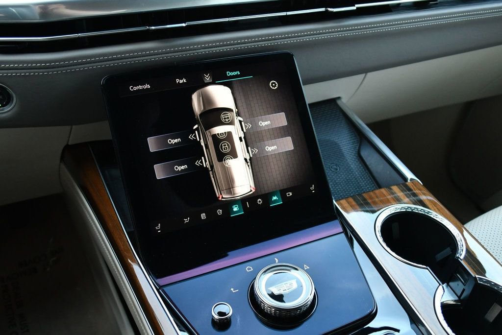 Used 2025 Cadillac Escalade Sport Platinum w/ LPO, ONYX Package image 68