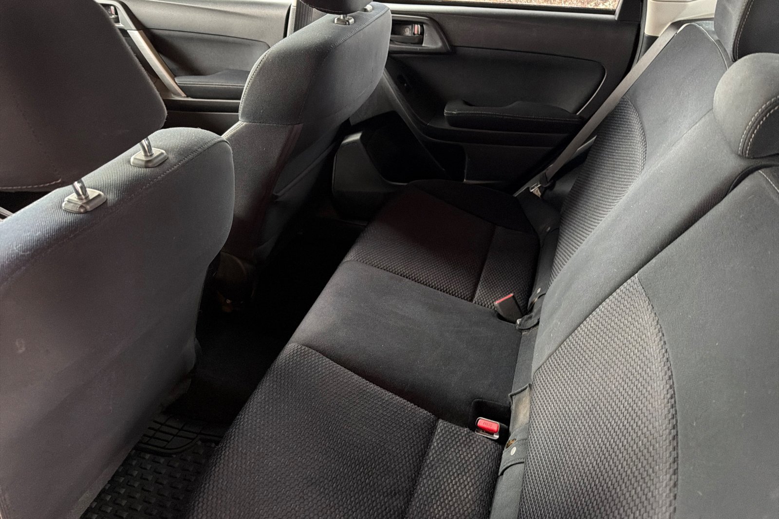 Used 2015 Subaru Forester 2.5i image 16