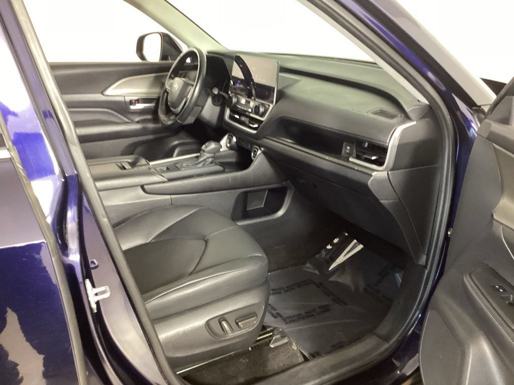 Used 2024 Toyota Grand Highlander AWD image 40