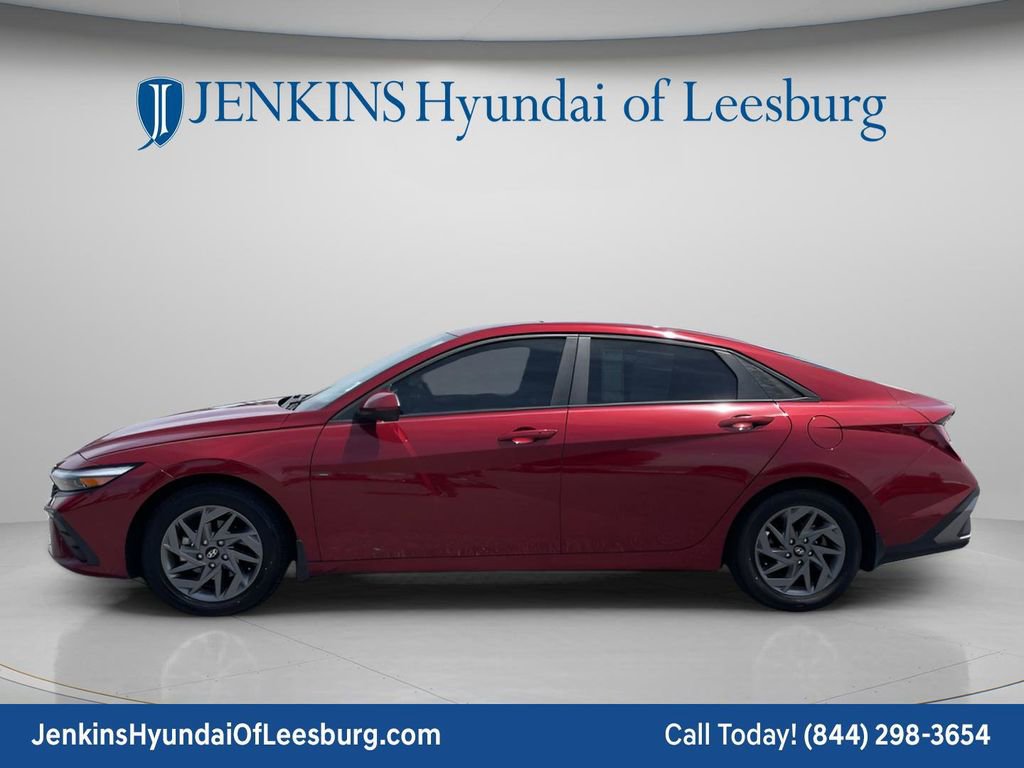 Certified 2024 Hyundai Elantra SEL FWD image 8