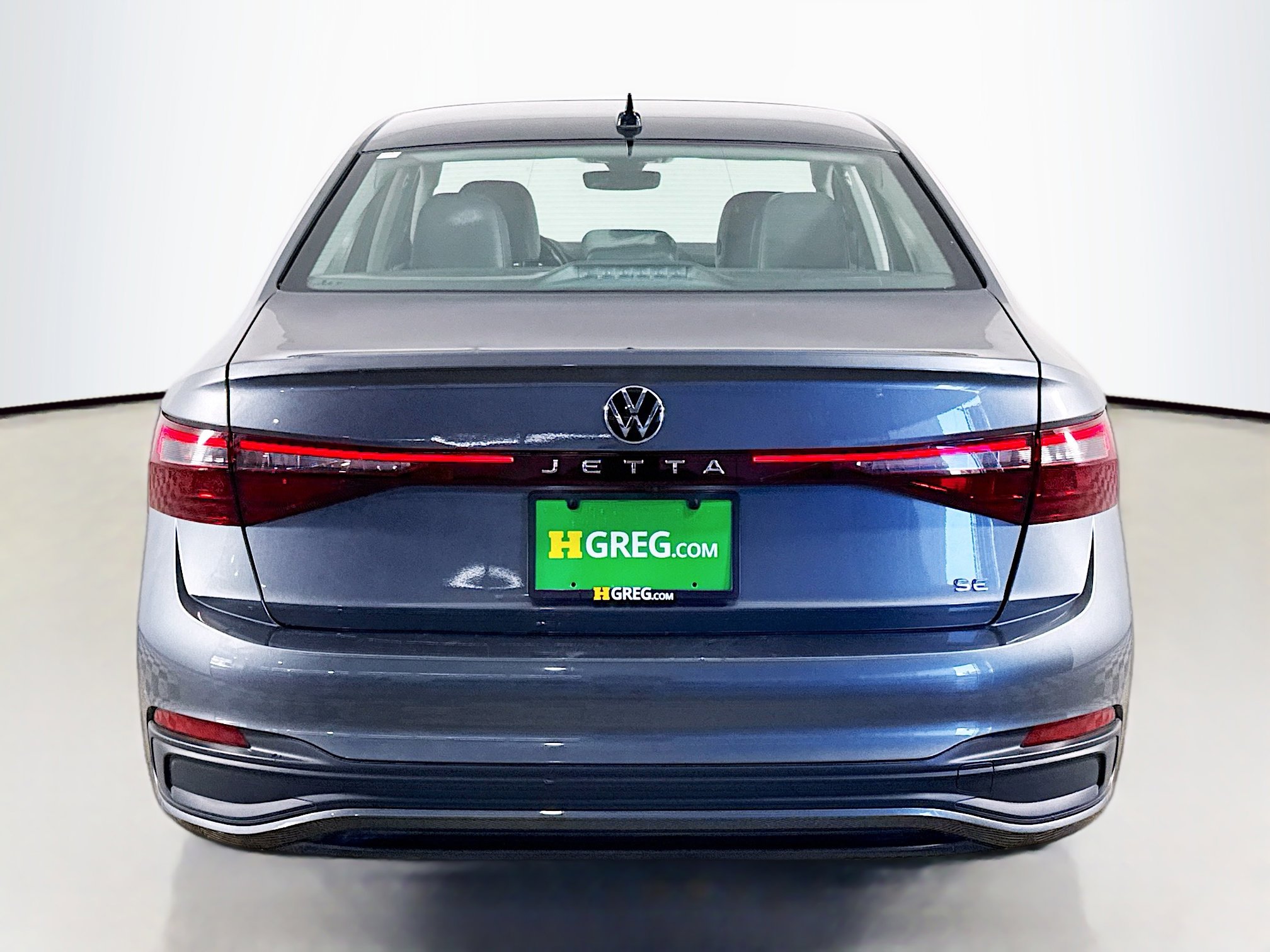 Used 2025 Volkswagen Jetta SE FWD image 8