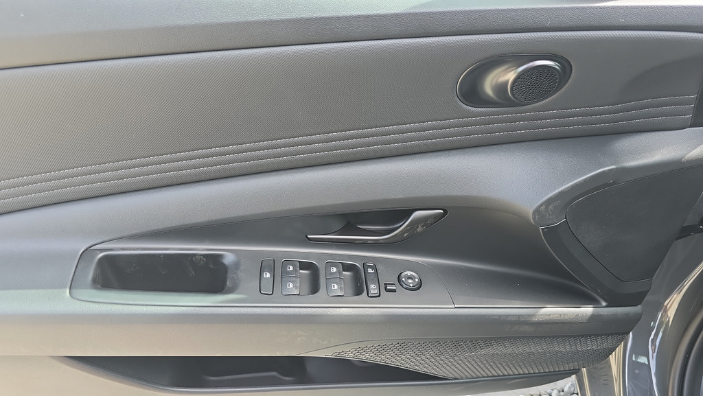 New 2026 Hyundai Elantra Sport FWD image 16