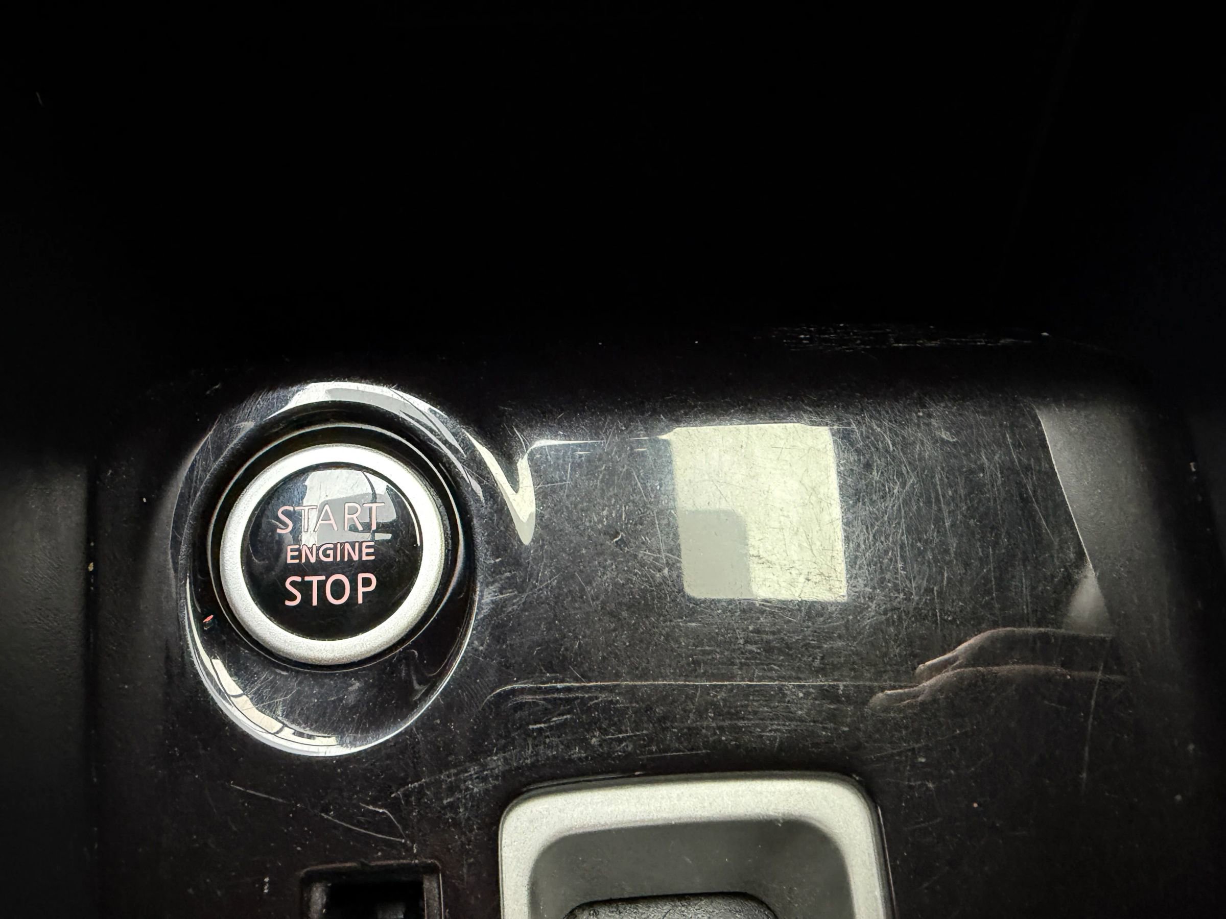 Used 2020 Nissan Versa SV image 34