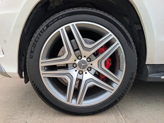 Used 2015 Mercedes-Benz GL 63 AMG 4MATIC image 13
