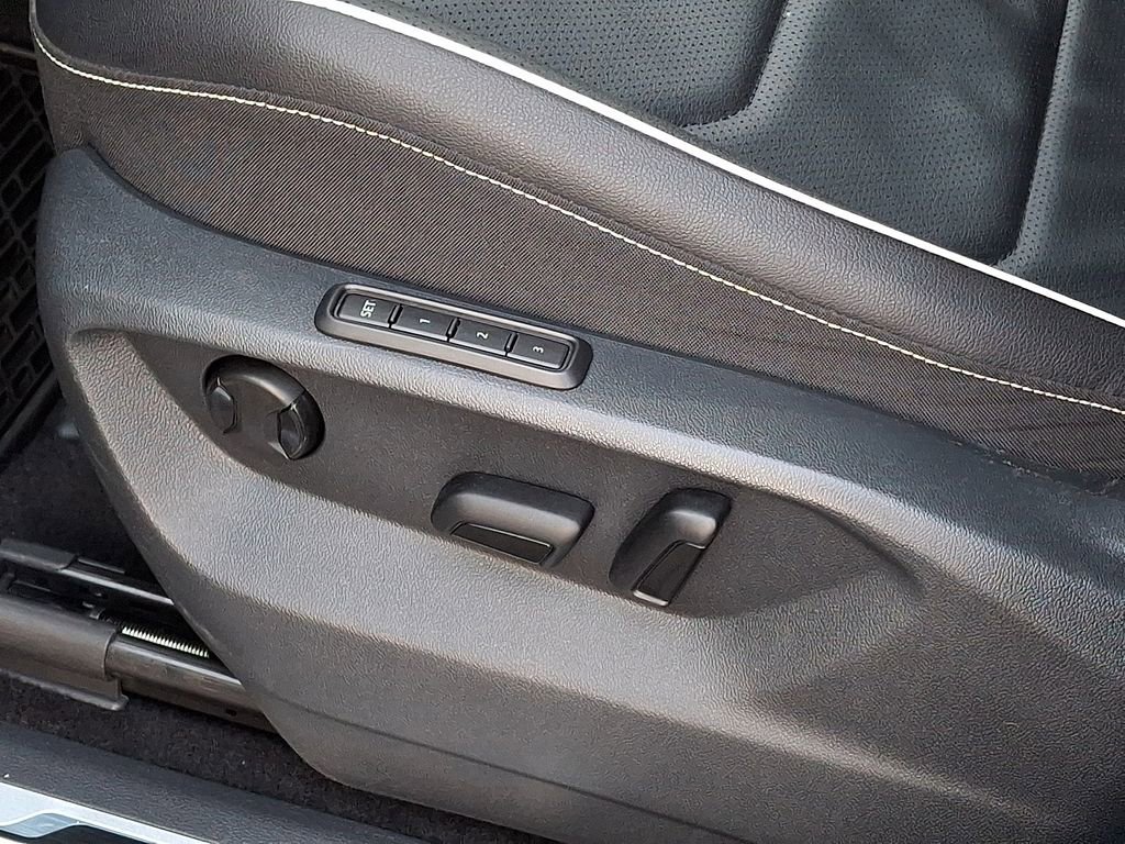 Used 2022 Volkswagen Tiguan SEL R-Line AWD/4WD image 10