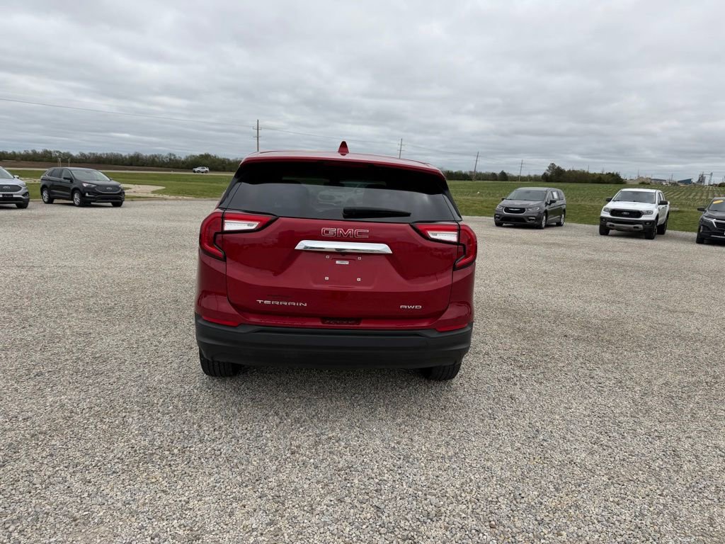 Used 2024 GMC Terrain SLE AWD/4WD image 4