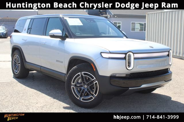Used 2025 Rivian R1S Adventure AWD/4WD image 1