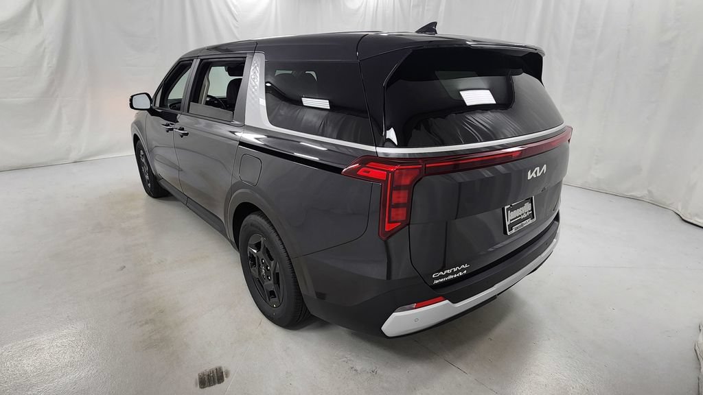 New 2026 Kia Carnival FWD image 5