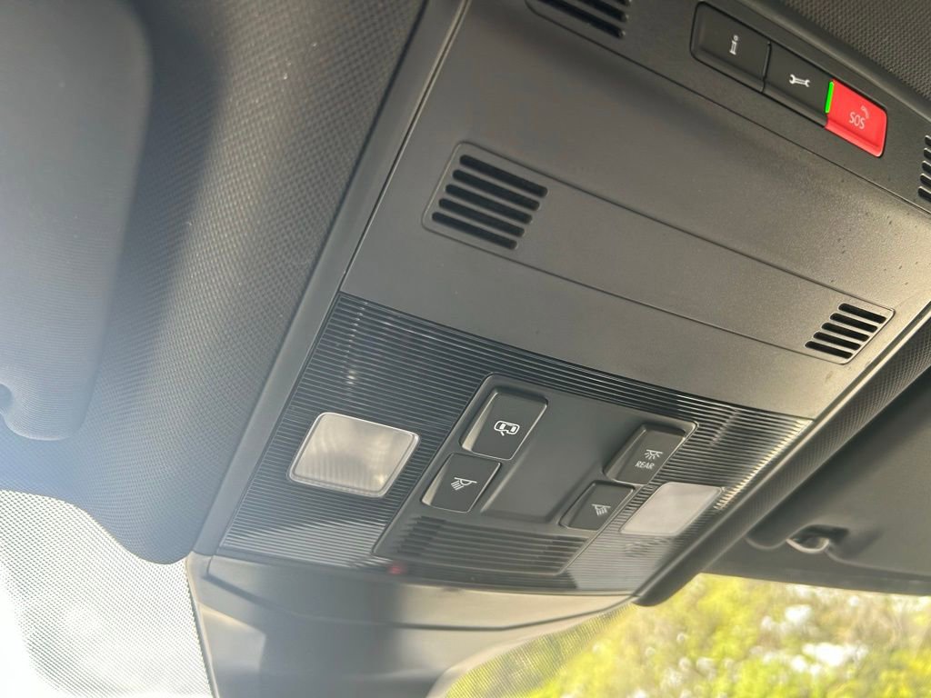 Used 2025 Volkswagen Jetta Sport image 58