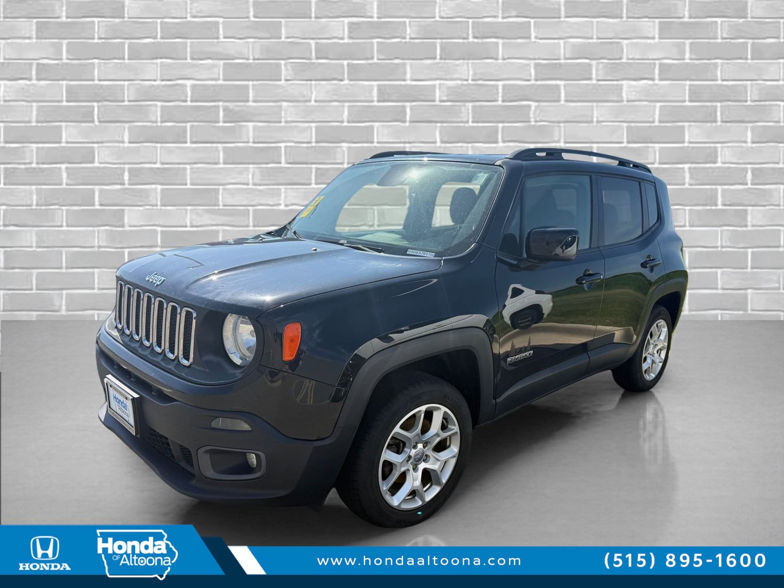 Used 2017 Jeep Renegade Latitude AWD/4WD image 1