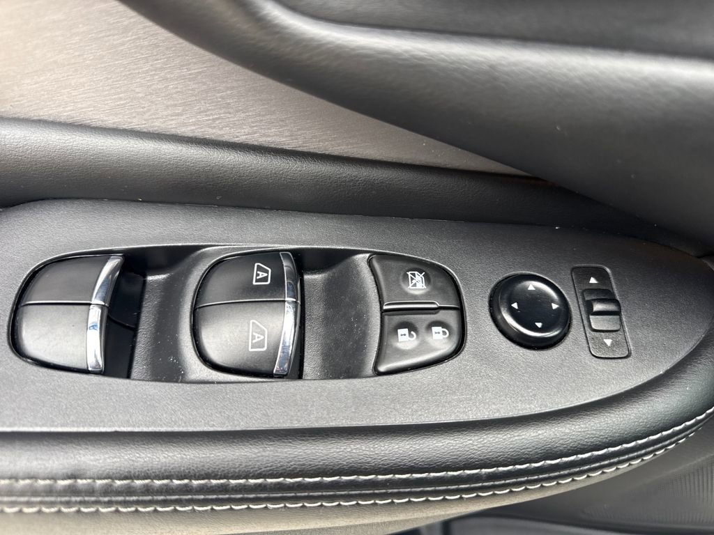 Used 2023 Nissan Murano SL w/ SL Moonroof Package image 15