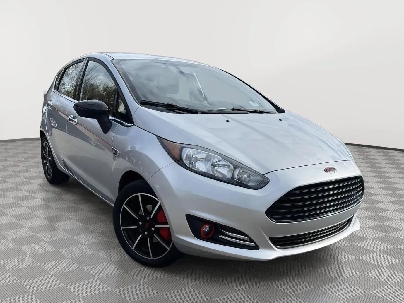 Used 2016 Ford Fiesta SE w/ SE Black Package