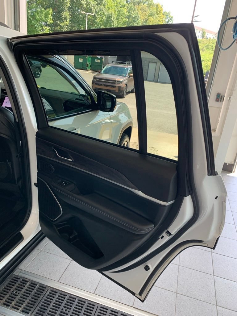 Used 2021 Jeep Grand Cherokee L Limited AWD/4WD image 12