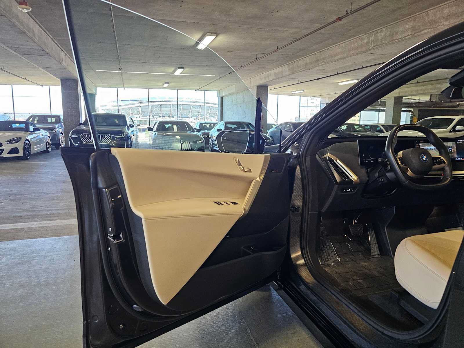 Used 2024 BMW iX xDrive50 w/ Sport Package AWD/4WD image 22