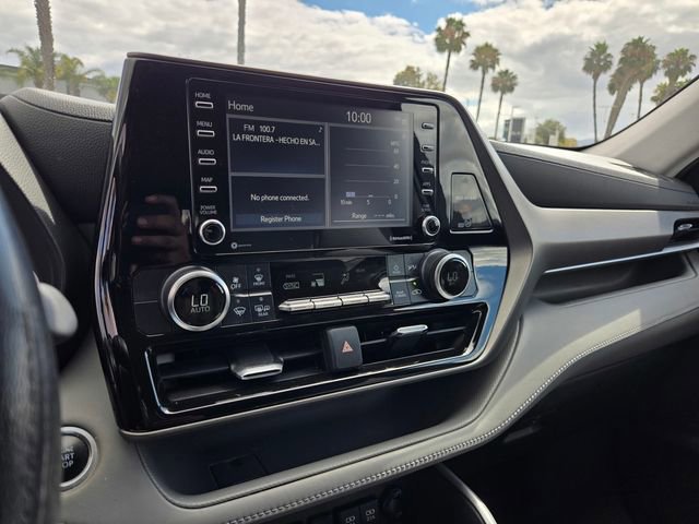 Used 2021 Toyota Highlander L FWD image 18