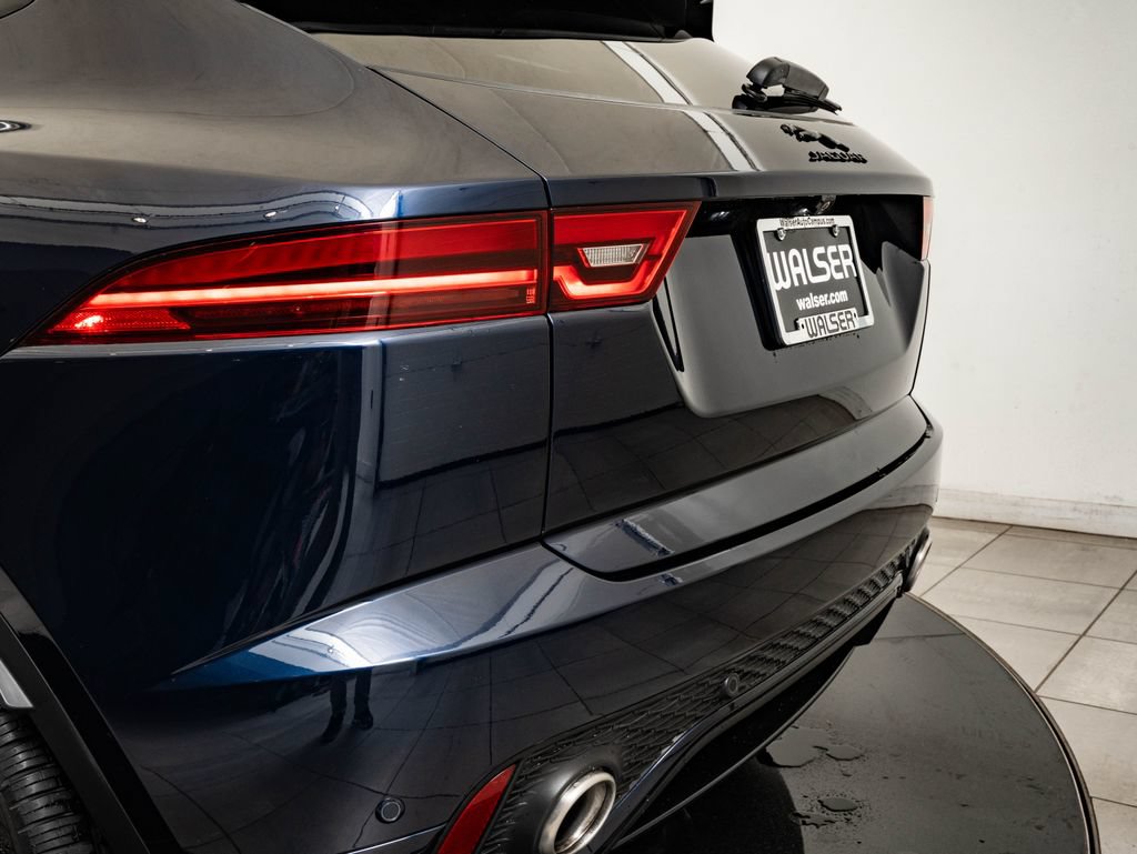 Certified 2024 Jaguar E-PACE R-Dynamic SE AWD/4WD image 17