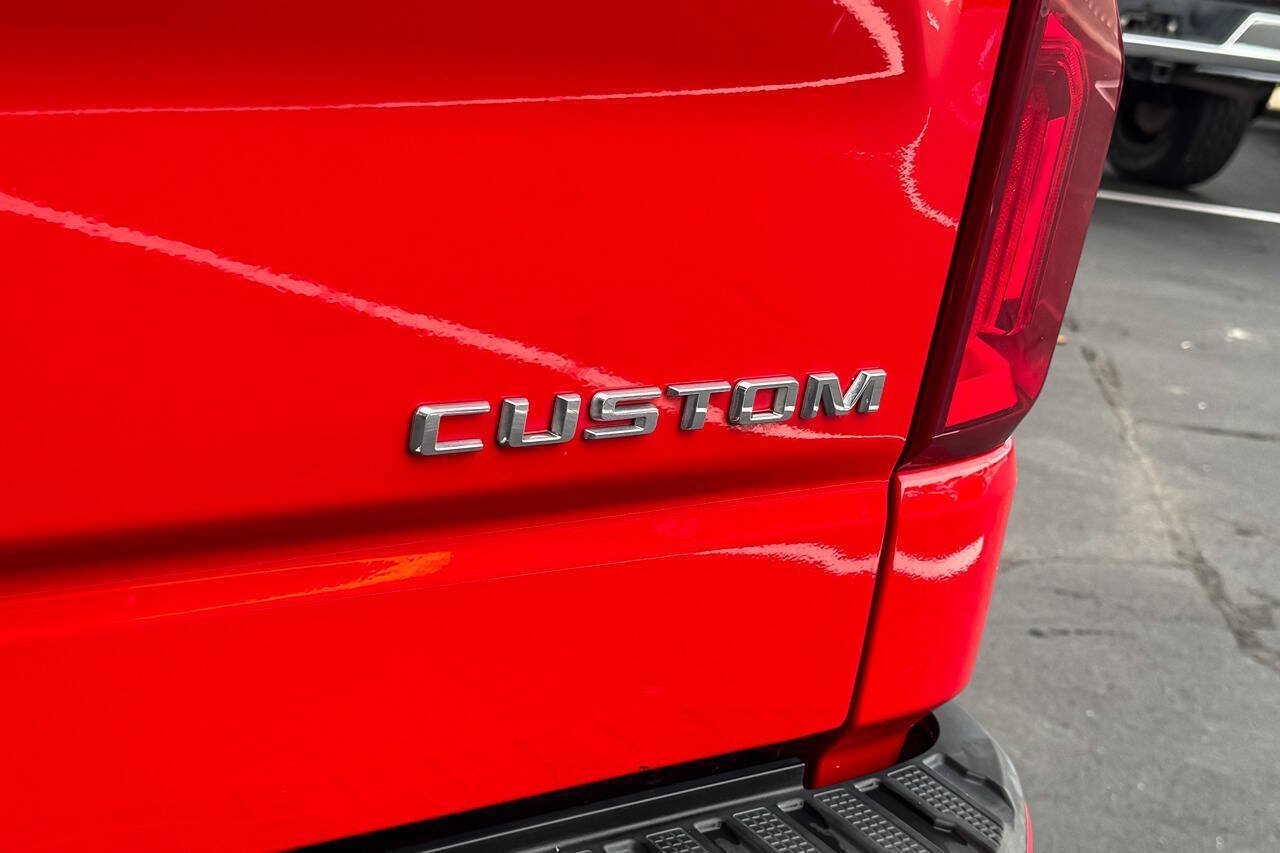 Used 2022 Chevrolet Silverado 1500 Custom AWD/4WD image 17