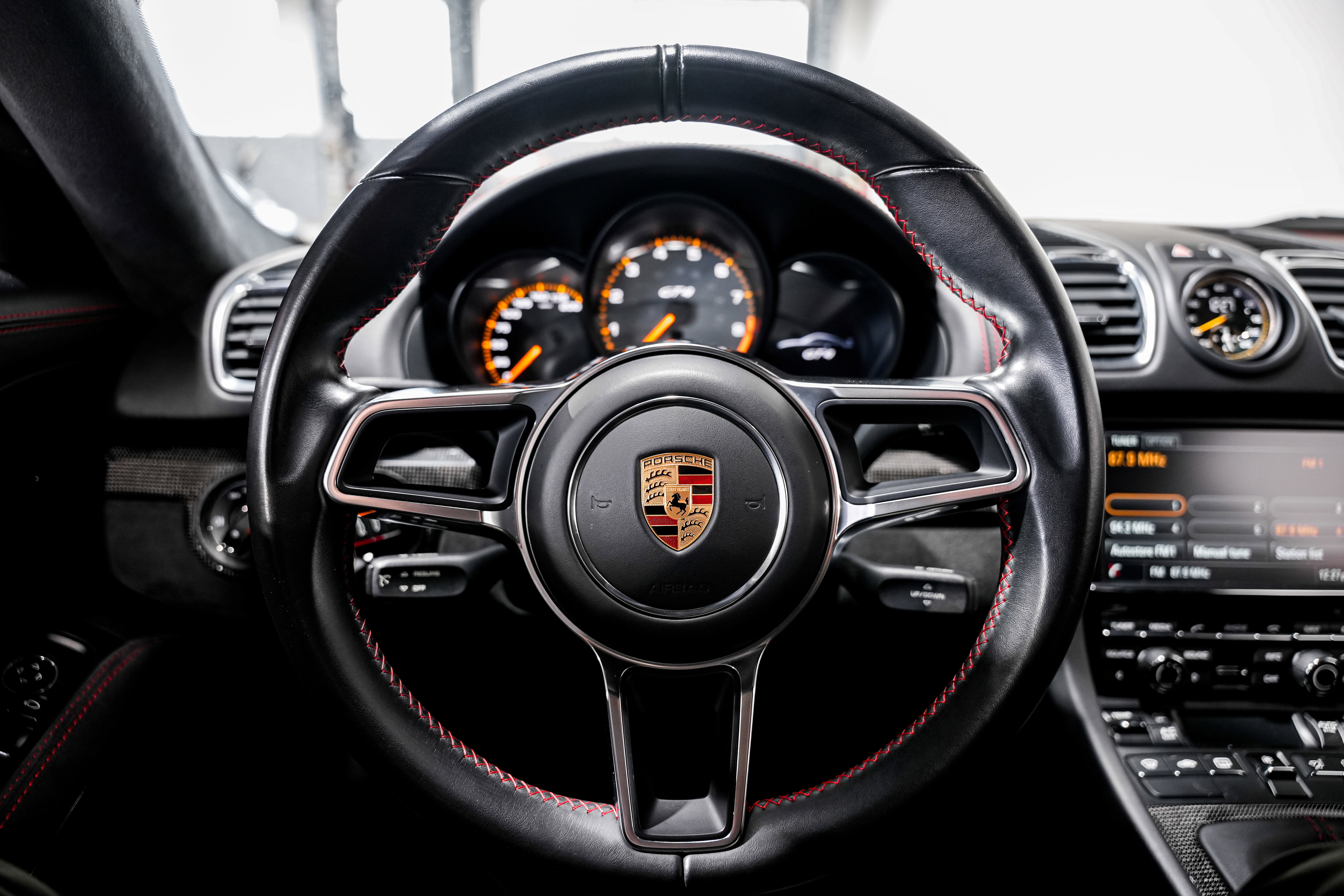 Used 2016 Porsche Cayman GT4 RWD image 10