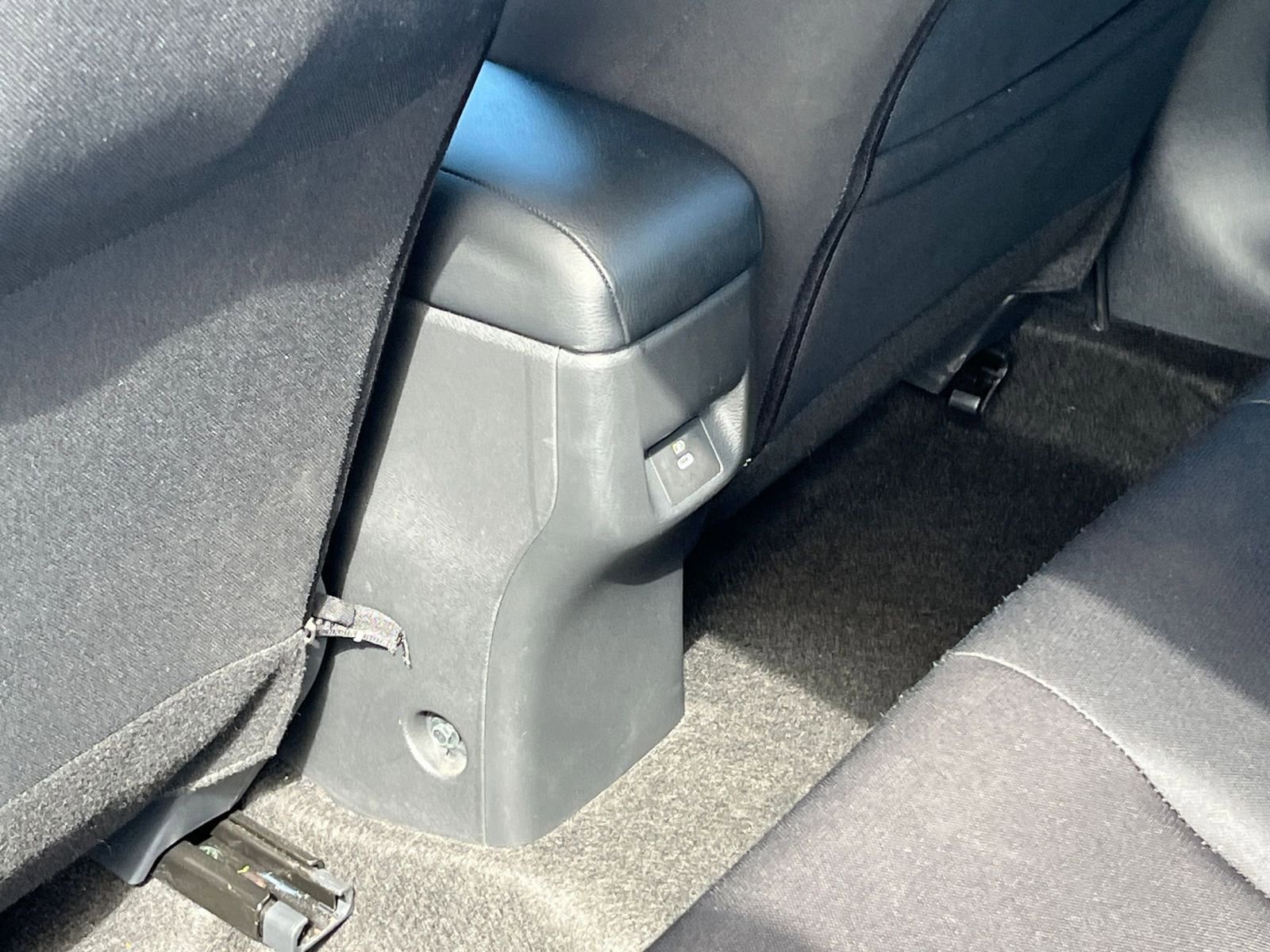 Used 2025 Nissan Versa SV FWD image 23