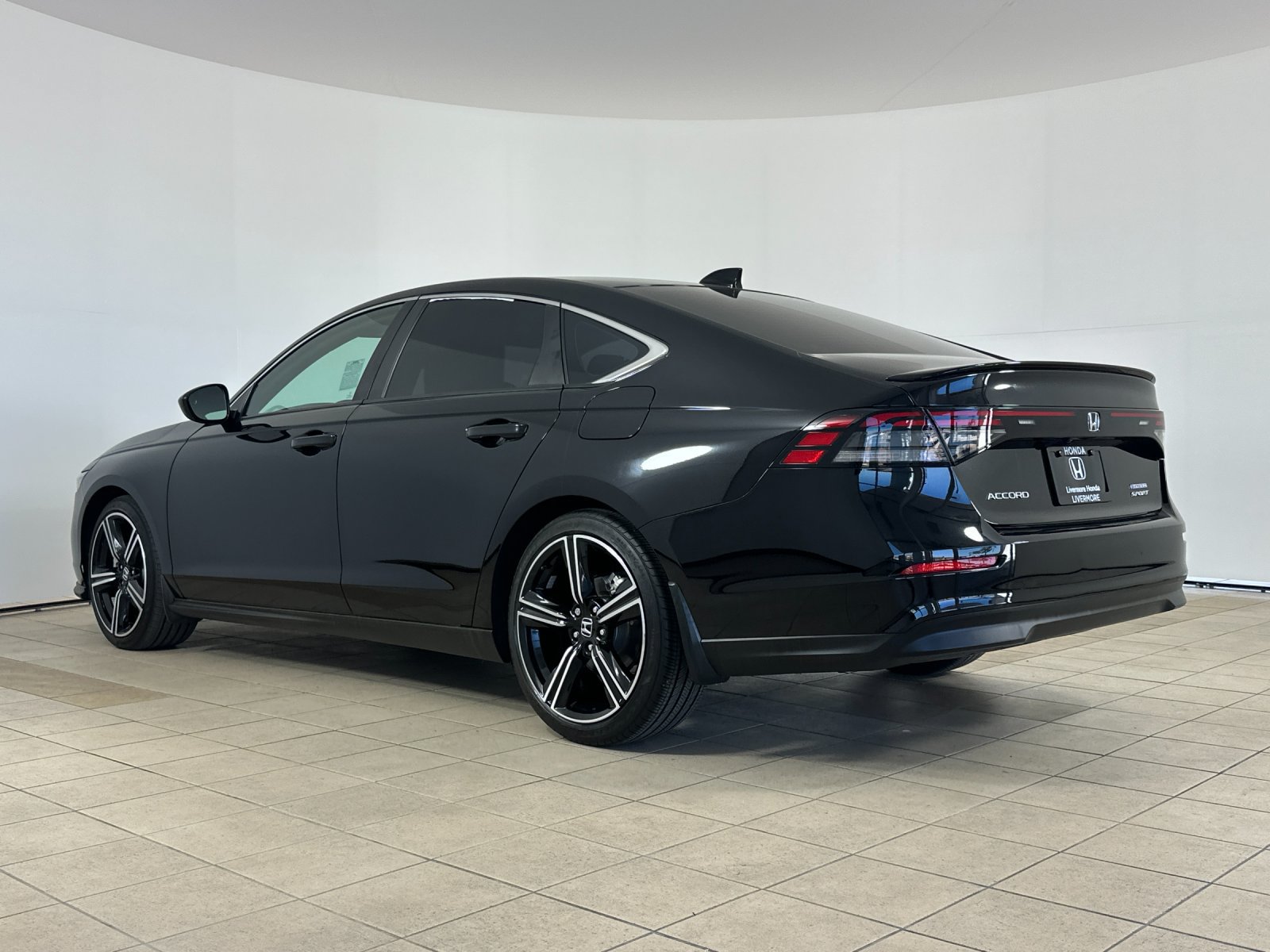 Used 2024 Honda Accord Sport image 4