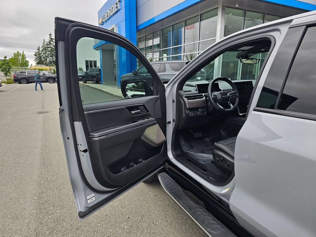 Used 2025 GMC Sierra EV Denali AWD/4WD image 19